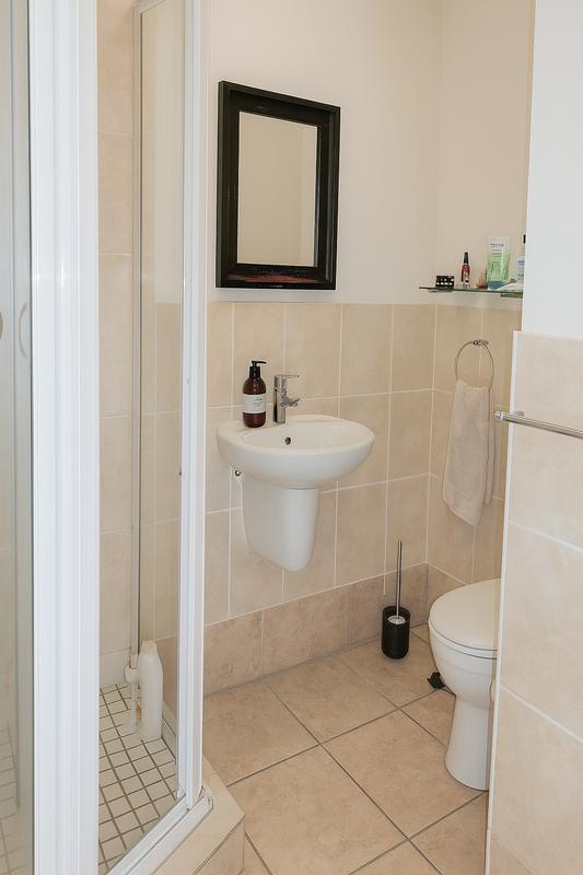 To Let 2 Bedroom Property for Rent in Claremont Western Cape